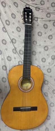 Al Jubail Al Balad, Musical Instruments, SAR 100,  Guitar- Suzuki SCG-2S 4/4
