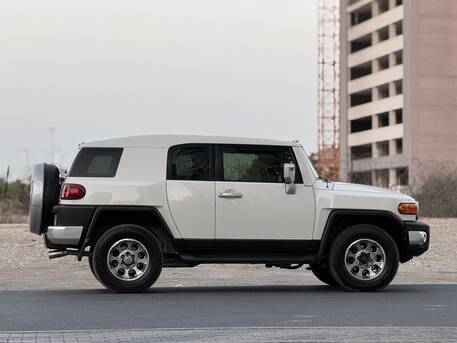 Manama, Vehicles, Cars & Trucks , BHD 5900,  Toyota FJ Cruiser,  2012,  Automatic,  320000 KM,    MODEL WITH VERY-WELL MAINTAINED CAR