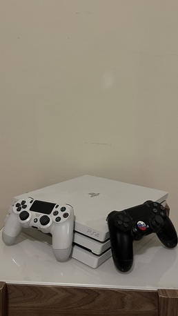 Yanbu, Video Games, SAR 850,  Playstation 4 Pro 1TB Console - White