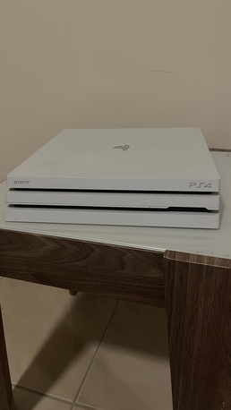 Yanbu, Video Games, SAR 850,  Playstation 4 Pro 1TB Console - White