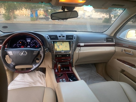 Jeddah, Vehicles, Cars & Trucks , SAR 33000,  Lexus LS 460,  2009,  Automatic,  360000 KM,  Lexus LS460 Full Option