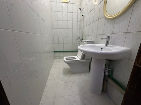 Gudaibiya, Apartments, Flats, Houses & Villas, BHD 160/year,  1 BR,  Gudaibiya:- 1Bhk Flat On Rent With Unlimited Ewa