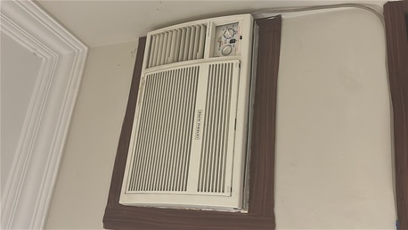 Jeddah, Air Conditioners, SAR 1500,  Split Ac For Sale Under Warranty Hardly Used And One Window Ac