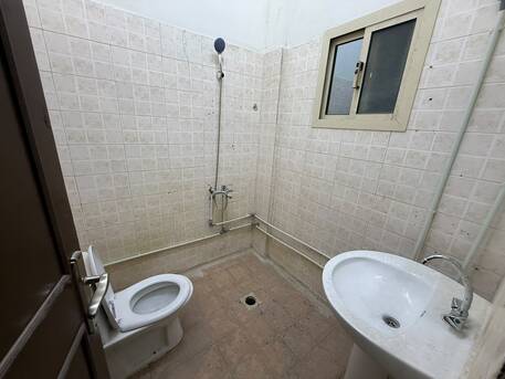 Manama, Apartments, Flats, Houses & Villas, BHD 180/month,  2 BR,  Flat For Rent In Gufool With EWA Unlimited Backside Alhawaj
