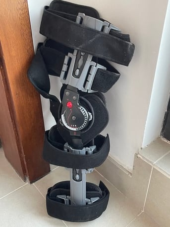 Manama, Appliances, BHD 20,  For Sale Wash Beson And Bar Chairs    And