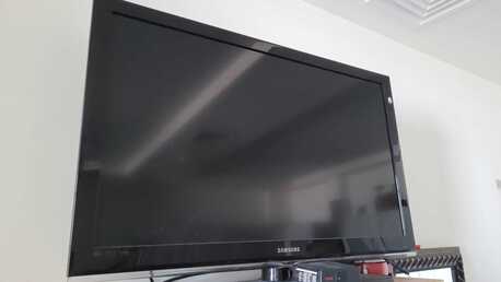 Umm Al Hassam, Electronics, BHD 80,  Samsung 40" Inch LCD TV For Sale. Airtel TV Box Included. Used