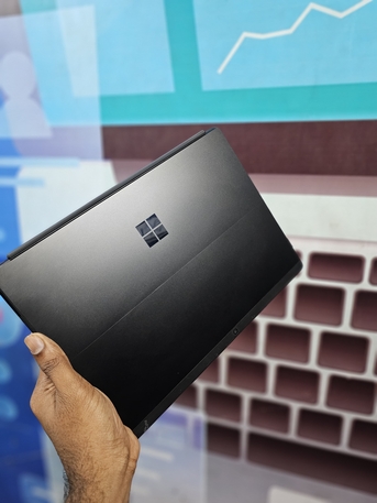 Dammam, Mobile Phones, SAR 1500,  Microsoft Surface Pro X