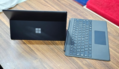Dammam, Mobile Phones, SAR 1500,  Microsoft Surface Pro X