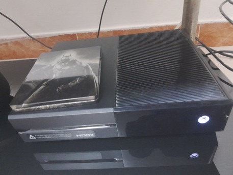 Dammam, Video Games, SAR 300,  Xbox One, 1tb , 2 Controllers