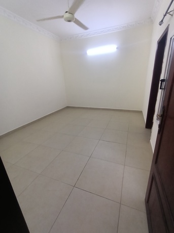 Gudaibiya, Apartments, Flats, Houses & Villas, BHD 150/month,  1 BR,  Semi Furnished 1 Bedroom Spacious Flat For Rent In Gudaibiya With Electricity