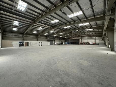 Hidd, Warehouses, Bahrain Investment Wharf (Hidd): Modern Warehouse 4000 Square Meters For Rent.