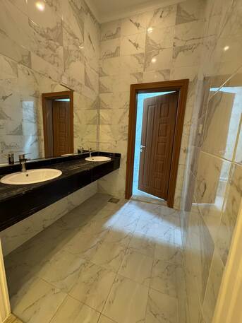 Abu Fatira, Apartments, Flats, Houses & Villas, KWD 1100/month,  5 BR,  350 Sq. Meter,  Ground Floor Apartment For Rent In Abu Fatira, With A Private Entrance And 5 Rooms.
