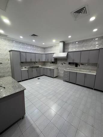 Abu Fatira, Apartments, Flats, Houses & Villas, KWD 1100/month,  5 BR,  350 Sq. Meter,  Ground Floor Apartment For Rent In Abu Fatira, With A Private Entrance And 5 Rooms.