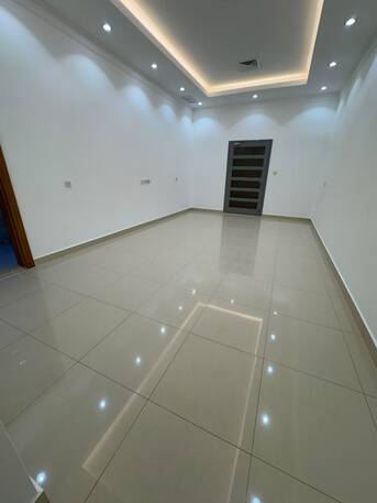 Abu Fatira, Apartments, Flats, Houses & Villas, KWD 1100/month,  5 BR,  350 Sq. Meter,  Ground Floor Apartment For Rent In Abu Fatira, With A Private Entrance And 5 Rooms.