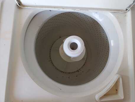 Jeddah, Appliances, SAR 700,  White Whirlpool Top-load Washing Machine With A Super Capacity Agitator Design