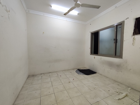 Manama, Apartments, Flats, Houses & Villas, BHD 200/year,  Furnished,  2 BR,  Um Al Hassam:- 2Bhk Unfurnished Flat On Rent With Ewa..
