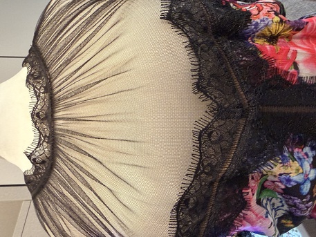 Riyadh, Clothing & Accessories, SAR 800,  Authentic Tadashi Shoji Dress Size 18