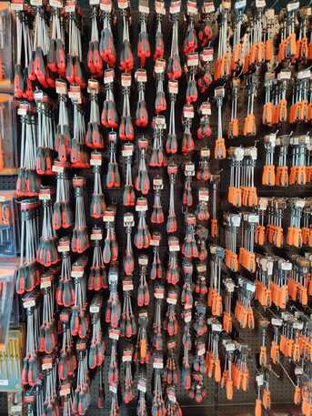 Jeddah, Tools, Scres,Bolts, And Hardware Tools For Sale In Cheaper Prices