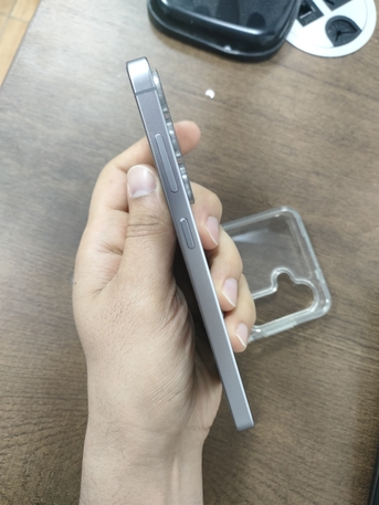 Yanbu, Electronics, SAR 2000,  Samsung Galaxy S25 Silver 256GB 12 GB Ram From Jarir In Mint Condition