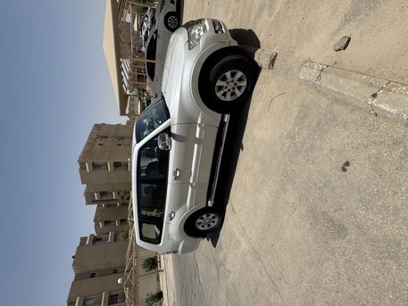 Dammam, Vehicles, Cars & Trucks , SAR 36000,  Mitsubishi Pajero,  2016,  Automatic,  261000 KM,  White Pajero Standard