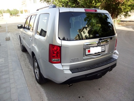 Bilad Al Qadeem, Vehicles, Cars & Trucks , BHD 2800,  Honda Pilot,  2013,  Automatic,  180000 KM,   3.5 L V6 8 Seat  Silver 4WD Well Maintained Urgent Sale