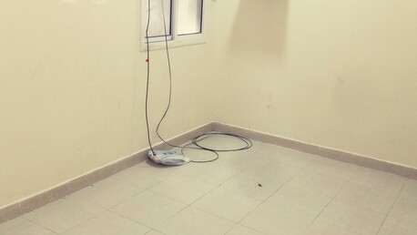 Manama, Apartments, Flats, Houses & Villas, BHD 150/month,  1 BR,  Semi Furnished 1 Bedroom Flat For Rent In Manama ( Including Ewa)