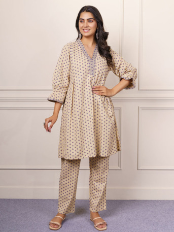 New Delhi, Clothing & Accessories, INR 5999,  Buy Best Handcrafted Ethnic Wear For Women - The Loom