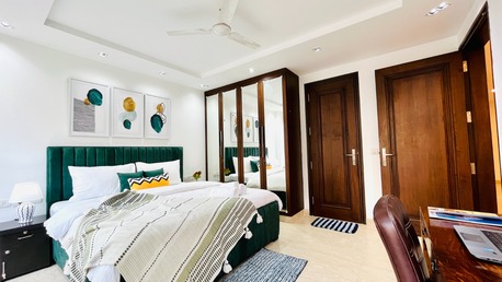 New Delhi, Apts/Flats Wanted, INR 18235/day,  Furnished,  4 BR,  2800 Sq. Meter,  Modern 4BHK Safdarjung Enclave, Lift & Balcony