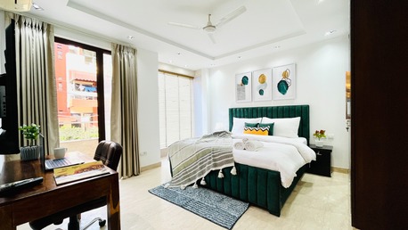 New Delhi, Apts/Flats Wanted, INR 18235/day,  Furnished,  4 BR,  2800 Sq. Meter,  Modern 4BHK Safdarjung Enclave, Lift & Balcony