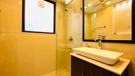 New Delhi, Apts/Flats Wanted, INR 18235/day,  Furnished,  4 BR,  2800 Sq. Meter,  Modern 4BHK Safdarjung Enclave, Lift & Balcony