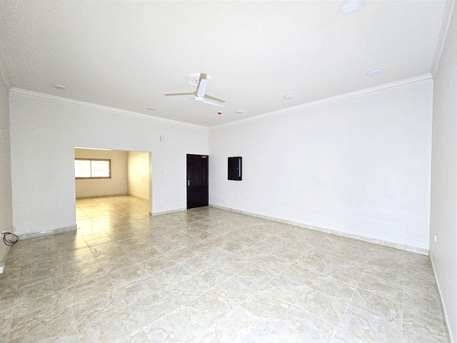 Sanabis, Offices, BHD 450,  220 Sq. Meter,  Large Commercial Space For Rent In Sanabis