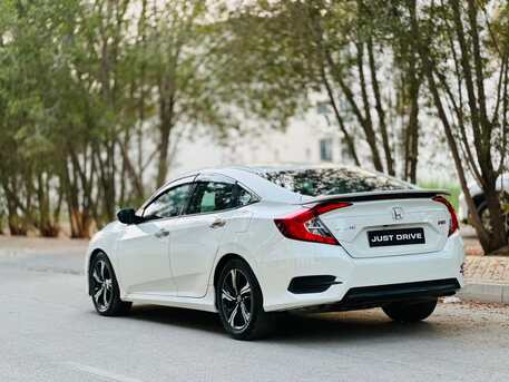 Manama, Vehicles, Cars & Trucks , BHD 3950,  Honda Civic,  2017,  Automatic,  150000 KM,    FULL OPTION MODEL WITH SUNROOF AND LEATHER SEATS CALL 33665080, 33264602