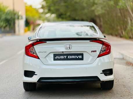 Manama, Vehicles, Cars & Trucks , BHD 3950,  Honda Civic,  2017,  Automatic,  150000 KM,    FULL OPTION MODEL WITH SUNROOF AND LEATHER SEATS CALL 33665080, 33264602