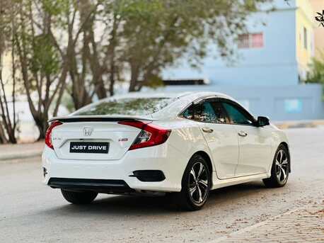 Manama, Vehicles, Cars & Trucks , BHD 3950,  Honda Civic,  2017,  Automatic,  150000 KM,    FULL OPTION MODEL WITH SUNROOF AND LEATHER SEATS CALL 33665080, 33264602