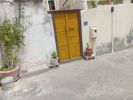 Hidd, Apartments, Flats, Houses & Villas, BHD 180/month,  Rent 2 Bkh With Ewa BD 180 In Hidd Call 39888296