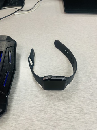 Riyadh, Watches, SAR 800,  Apple Watch SE