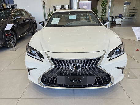 Dammam, Vehicles, Cars & Trucks , SAR 1,  Lexus ES 300h,  2025,  Automatic,  5 KM,  LEXUS ES 300 HYBRID