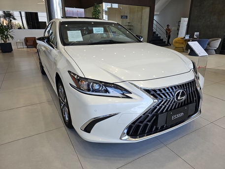 Dammam, Vehicles, Cars & Trucks , SAR 1,  Lexus ES 300h,  2025,  Automatic,  5 KM,  LEXUS ES 300 HYBRID