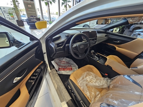 Dammam, Vehicles, Cars & Trucks , SAR 1,  Lexus ES 300h,  2025,  Automatic,  5 KM,  LEXUS ES 300 HYBRID