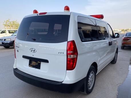 Thuwal, Vehicles, Cars & Trucks , SAR 50000,  Hyundai H1,  2010,  Automatic,  18 KM,  Ambulance For Sale