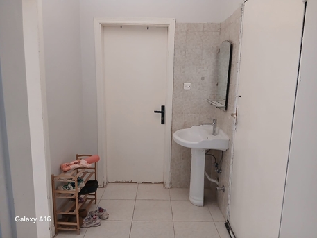 Al Yarmouk, Rooms for Rent, SAR 2000/month,  Furnished,  Spacious Room With Separate Entrance & Roof Access &ndash; Al Yarmouk