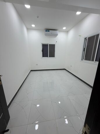 Tubli, Apartments, Flats, Houses & Villas, BHD 230/year,  1 BR,  Gorgeous Semi  Furnished 1 Bhk 200 At Tubli Near Near Romansiah (we One Mart)