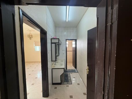 Riyadh, Apartments, Flats, Houses & Villas, SAR 25000/year,  4 BR,  First Floor Apartment For Rent In Riyadh, Al-Azdehar District