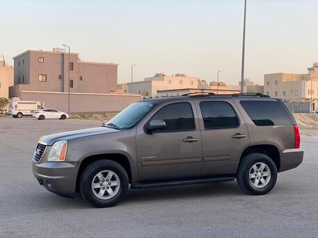 Dammam, Vehicles, Cars & Trucks , SAR 35,  2013,  2013,  Automatic,  480000 KM,  For Sale:  Yukon, Very Clean