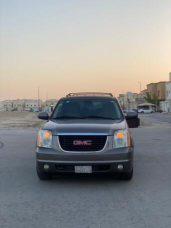 Dammam, Vehicles, Cars & Trucks , SAR 35,  2013,  2013,  Automatic,  480000 KM,  For Sale:  Yukon, Very Clean