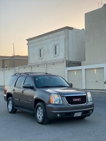 Dammam, Vehicles, Cars & Trucks , SAR 35,  2013,  2013,  Automatic,  480000 KM,  For Sale:  Yukon, Very Clean