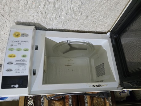 Riyadh, Appliances, SAR 110,  LG INTELLO Microwave Oven
