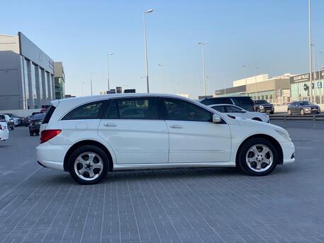 Manama, Vehicles, Cars & Trucks , BHD 1500,  MERCEDES R350,  2010,  Automatic,  359400 KM,  Mercedes Benz R-350  (White)