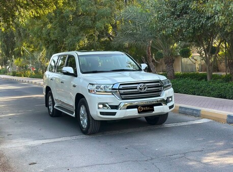 Manama, Vehicles, Cars & Trucks , BHD 17600,  Toyota Land Cruiser,  2021,  Automatic,  169000 KM,   GXR V6  MODEL WITH WELL-MAINTAINED CAR