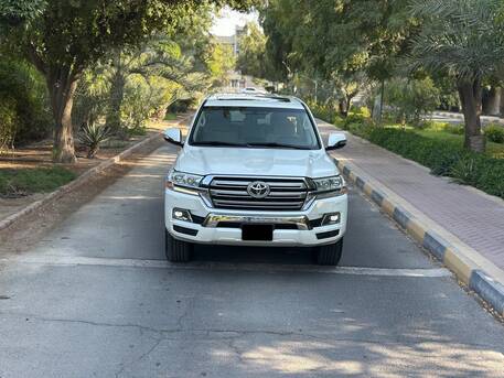 Manama, Vehicles, Cars & Trucks , BHD 17600,  Toyota Land Cruiser,  2021,  Automatic,  169000 KM,   GXR V6  MODEL WITH WELL-MAINTAINED CAR